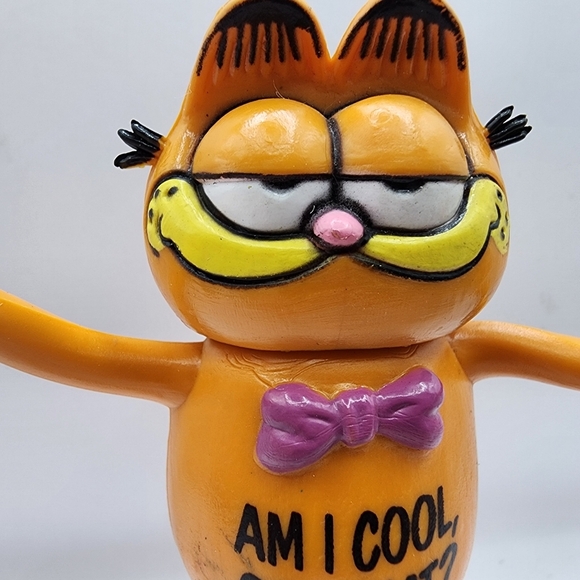 Garfield 1981 Bendable Poseable Figure 4.25" Am I Cool Dakin Bendy Rubber - Picture 2 of 6